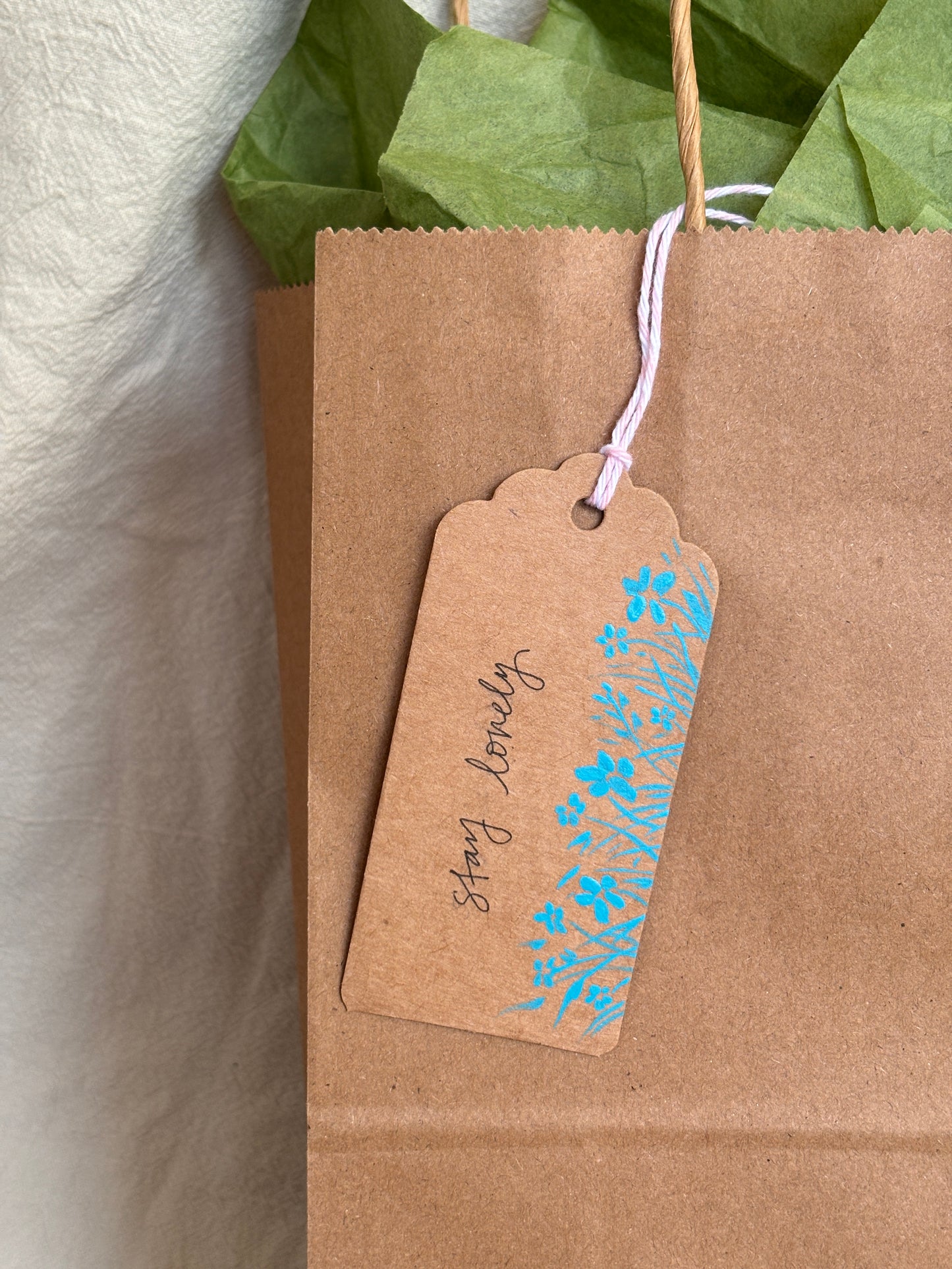 kraft paper gift tag